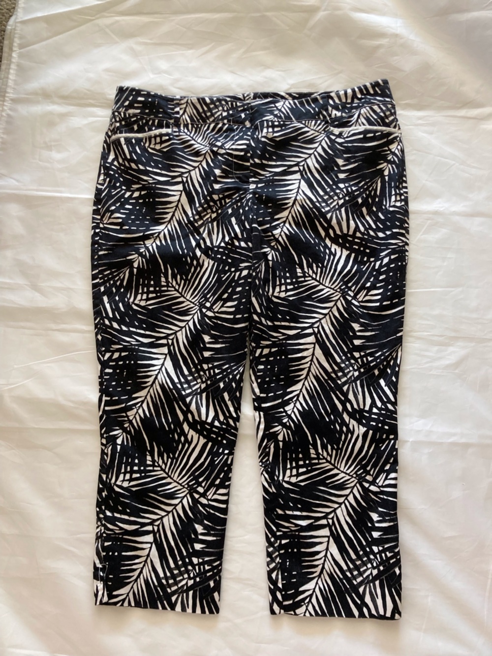 New York & Company Black&White Tropical Palm PrintCrop Pants W18 Travel/ Golf
